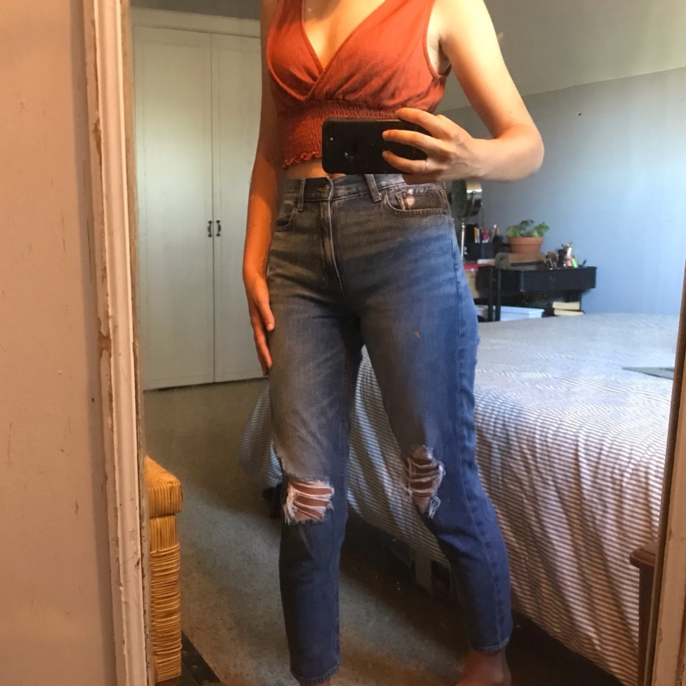 American Eagle Ripped Mom Jeans Size 0
